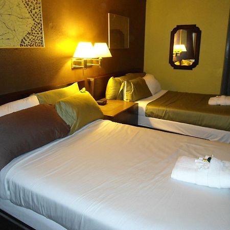 Claremont Hotel Las Vegas Room photo
