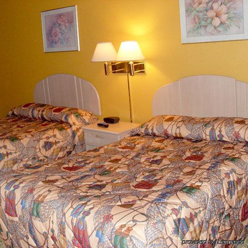 Claremont Hotel Las Vegas Room photo