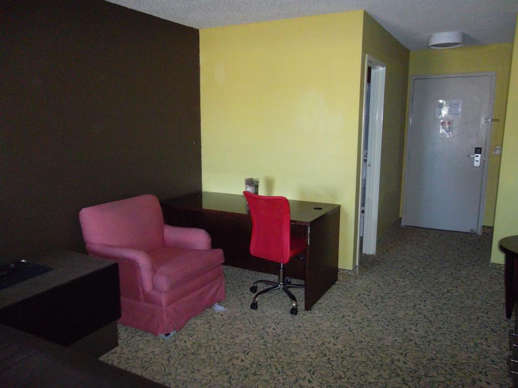 Claremont Hotel Las Vegas Room photo