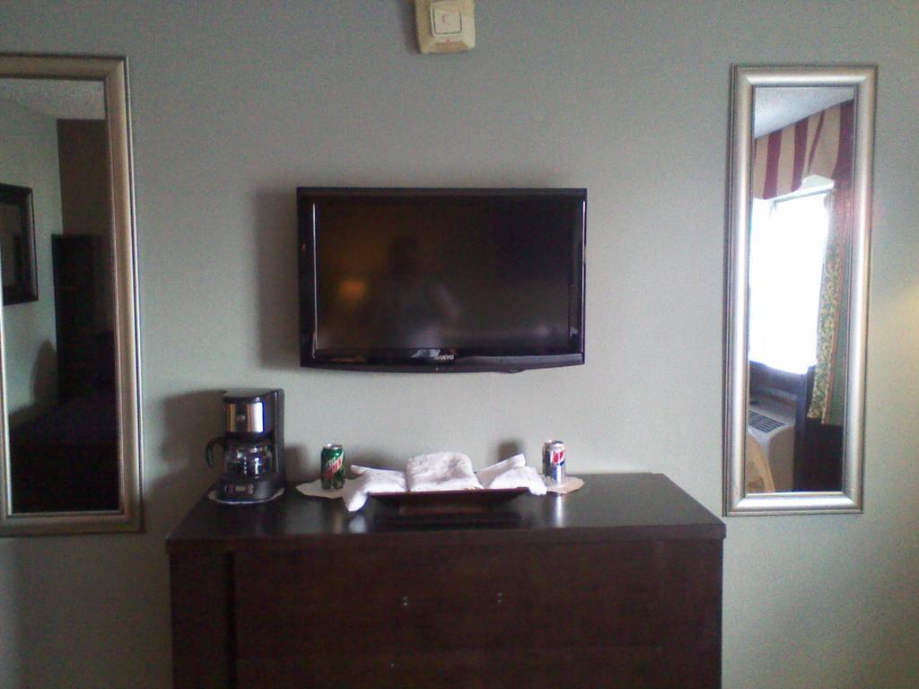 Claremont Hotel Las Vegas Room photo